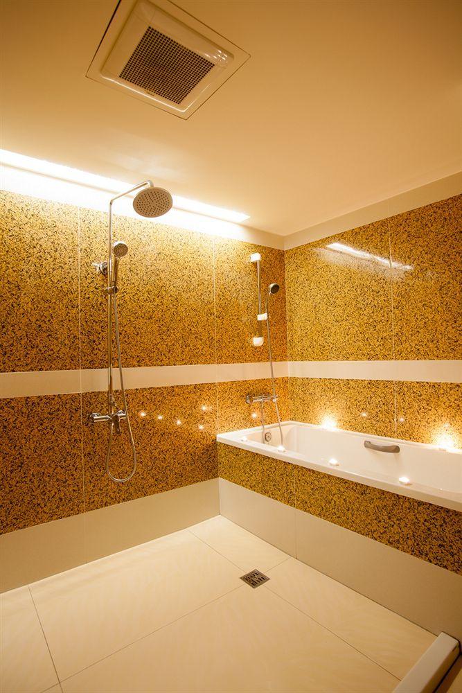 Guide Hotel Taoyuan Fuxing מראה חיצוני תמונה